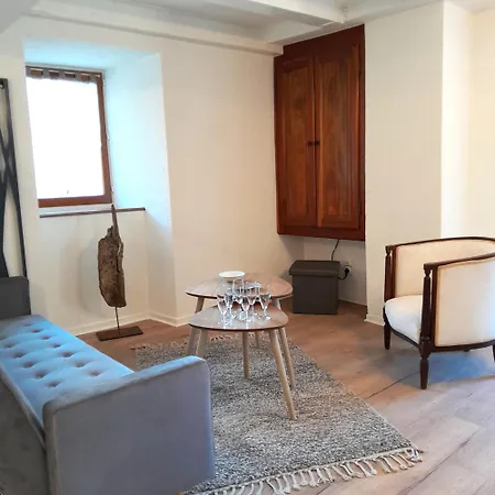 Mandra Chez Que Canta Hébergement de vacances Saint-Julien-Vocance